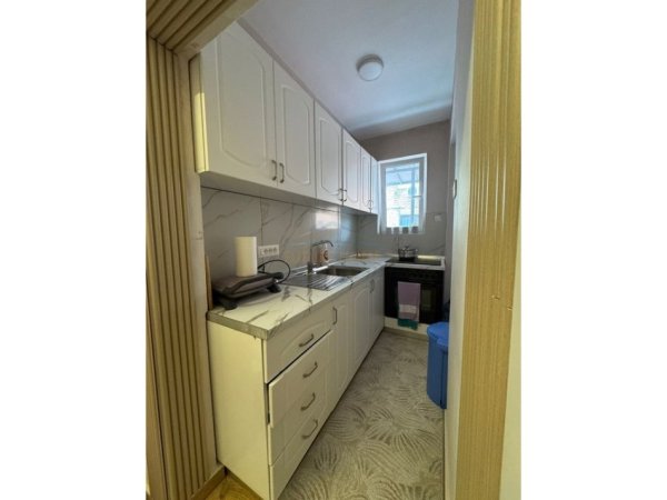 Tirane, shitet apartament 1+1+Ballkon Kati 2, 60 m² 120.000 € (Kinostudio)