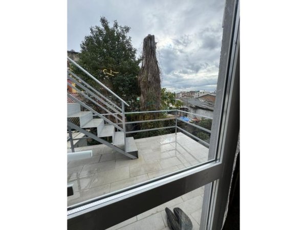 Tirane, shitet apartament 1+1+Ballkon Kati 2, 60 m² 120.000 € (Kinostudio)