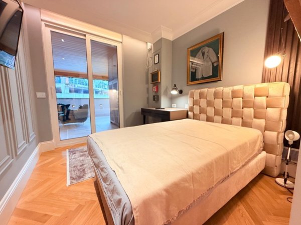 Tirane, shitet apartament 2+1+Ballkon Kati 2, 165 m² 369.000 € (Pranë Kopshtit Botanik)