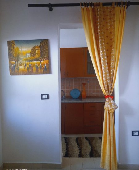 Tirane, jepet me qera vetem 1 dhome 1+1 Kati 1, 35 m² 280 € (Rr.Dibrës.)