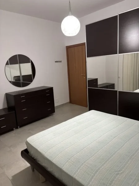 Tirane, jepet me qera apartament 3+1+Ballkon Kati 2, 100 m² 450 € (Kodra e priftit)