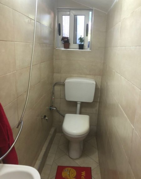 Tirane, jepet me qera vetem 1 dhome 1+1 Kati 1, 35 m² 280 € (Rr.Dibrës.)