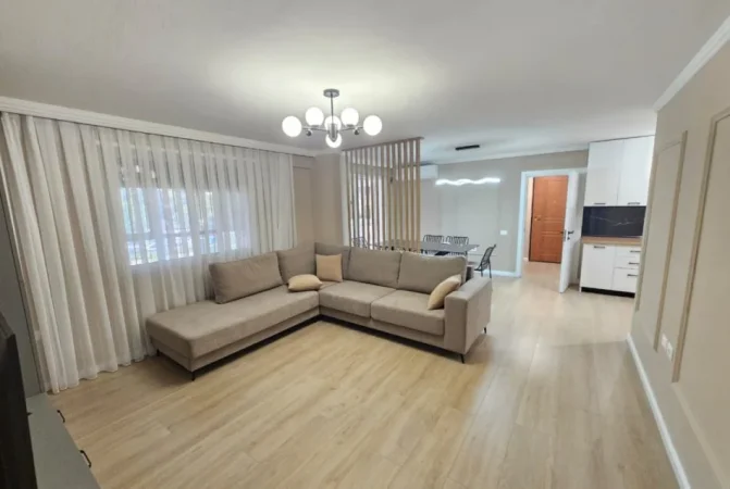 Tirane, jepet me qera apartament 3+1+Ballkon Kati 1, 120 m²  1050 € (bulevsrdi zogu i pare)