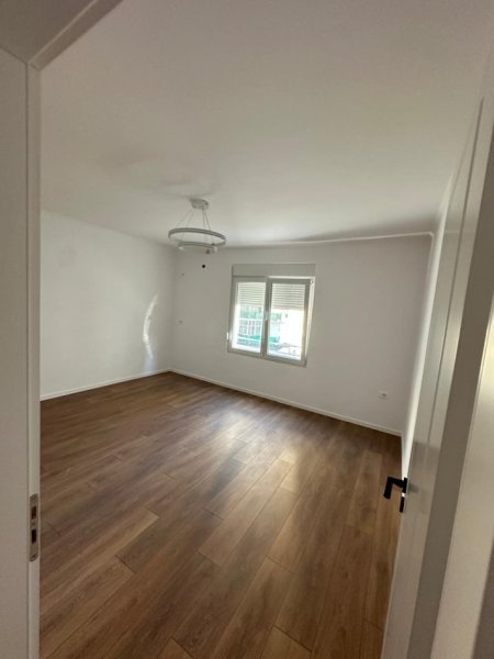 Tirane, shitet apartament 2+1+Ballkon Kati 4, 65 m² 118.000 € (Rruga Kongresi i Manastirit)