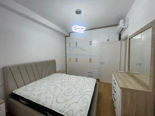 Tirane, jepet me qera apartament 1+1 Kati 6, 73 m² 700 € (Zogu i Zi)