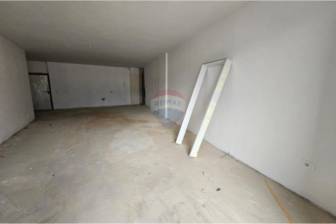 Tirane, shitet apartament 3+1 , 153 m² 240.000 € (Rruga 5 Maji, Tiranë)