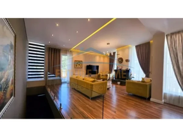 Tirane, jap me qera apartament 2 Katshe Kati 2, 407 m² 3.500 € (DOBRESH/TIRANE)