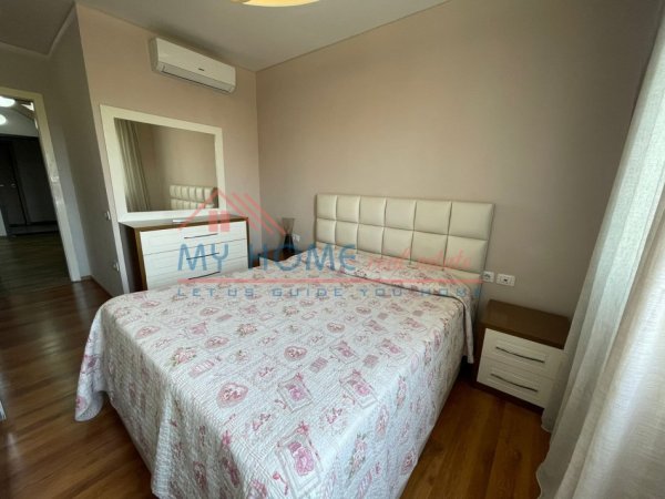 Tirane, jepet me qera apartament 1+1+Ballkon Kati 4, 74 m² 620 € (Rruga Qemal Stafa)