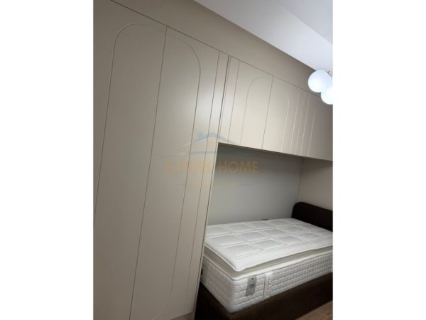 Tirane, jepet me qera apartament 3+1 Kati 2, 145 m² 1.500 € 