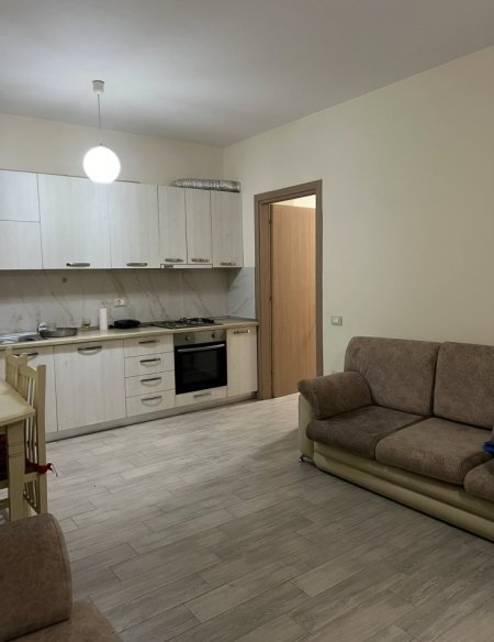 Tirane, ndarje qeraje me vajze apartament 2+1+Aneks+Ballkon Kati 7, 70 m² 135 € (Rruga Gjergj Elez Alia)