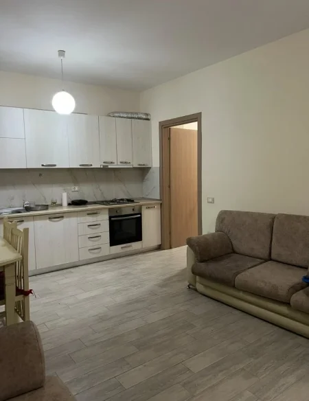 Tirane, ndarje qeraje me vajze apartament 2+1+Aneks+Ballkon Kati 7, 70 m² 135 € (Rruga Gjergj Elez Alia)