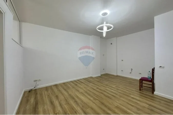 Tirane, shitet apartament 2+1 , 77 m² 120.000 € (astir)