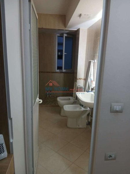 Tirane, shitet apartament 1+1+Ballkon Kati 4, 55 m² 125.000 €