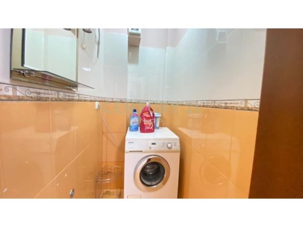 Tirane, jepet me qera apartament 2+1 Kati 7, 100 m² 750 € 