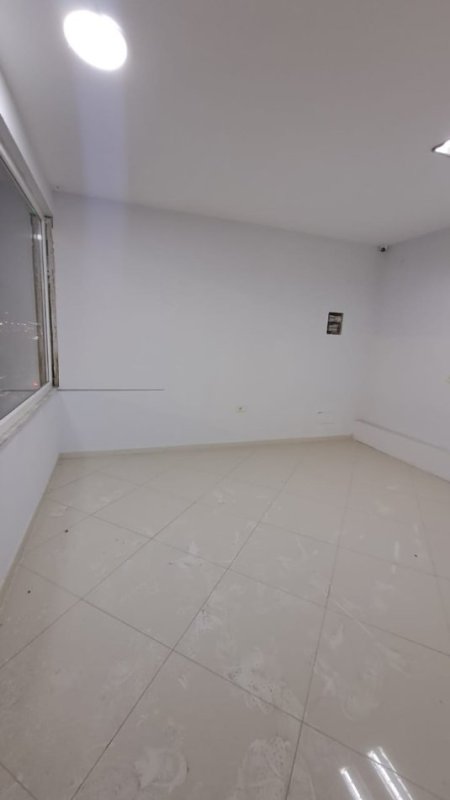 Tirane, jepet me qera ambjent biznesi , 161 m² 2.009 € (Astir)