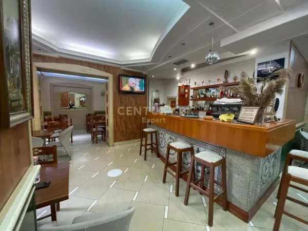 Tirane, jepet me qera ambjent biznesi Kati 0, 108 m² 2.500 € 