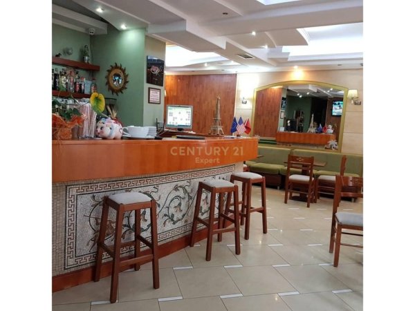 Tirane, jepet me qera ambjent biznesi Kati 0, 108 m² 2.500 € 