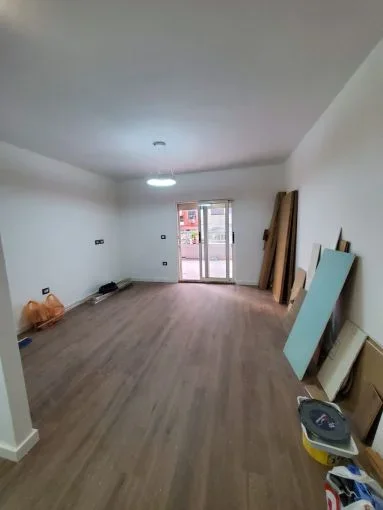 Tirane, shitet apartament 1+1 Kati 1, 77 m² 190.000 € (Komuna e Parisit)