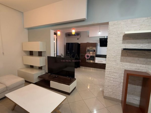 Tirane, jepet me qera apartament 2+1+Aneks+Ballkon Kati 3, 103 m² 800 € (blloku)