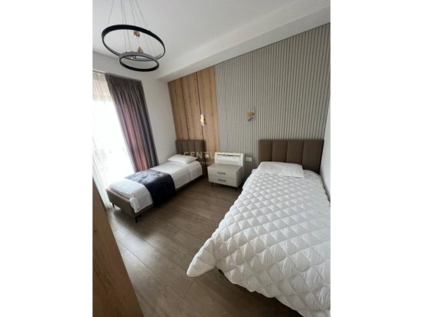 Tirane, jepet me qera apartament 2+1 Kati 18, 120 m² 1.500 € 