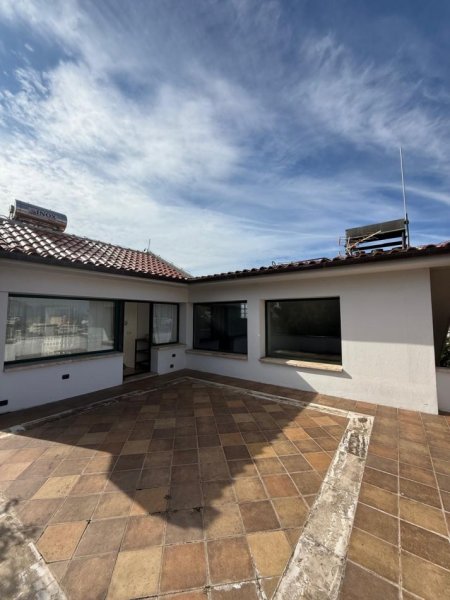 Tirane, jepet me qera Vile Kati 4, 700 m² 3.000 € (Liqeni i Farkes)