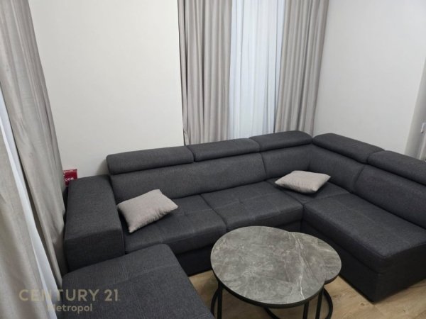 Tirane, jepet me qera apartament 1+1 Kati 3, 62 m² 500 € 