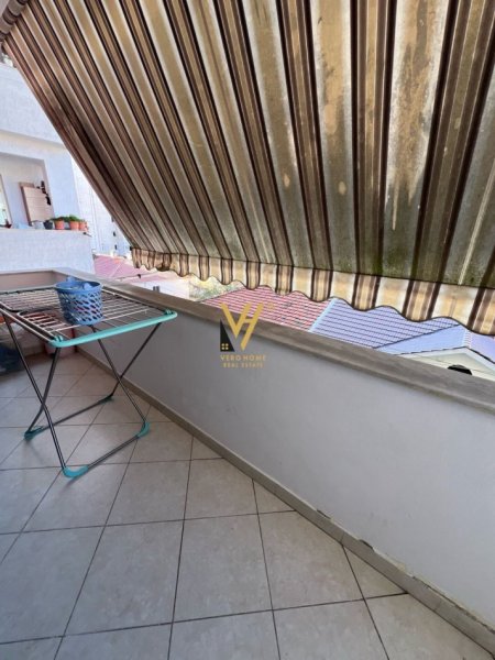 Tirane, jepet me qera apartament 2+1+Ballkon Kati 2, 114 m² 900 € (RRUGA MARKO BOCARI)