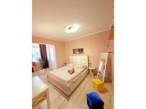 Tirane, jepet me qera apartament 1+1+Ballkon Kati 9, 60 m² 1.000 € 
