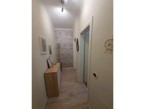 Tirane, jepet me qera apartament 1+1+Ballkon Kati 9, 60 m² 1.000 € 