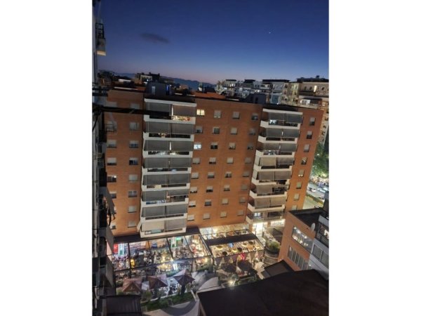Tirane, jepet me qera apartament 1+1+Ballkon Kati 9, 60 m² 1.000 € 