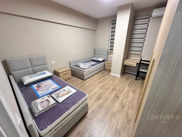 Tirane, shitet apartament 2+1 Kati 8, 105 m² 168.000 € (Rruga Sokrat Miho)