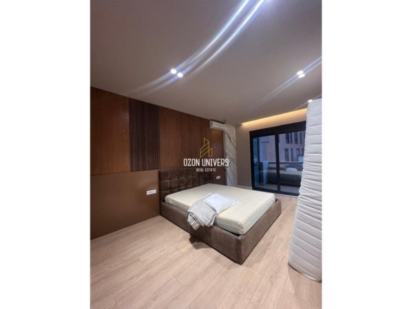 Tirane, jepet me qera apartament 3+1+Ballkon Kati 3, 160 m² 2.500 € (Rruga e Kosovarëve)