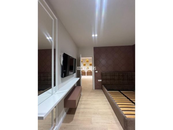 Tirane, jepet me qera apartament 3+1+Ballkon Kati 3, 160 m² 2.500 € (Rruga e Kosovarëve)