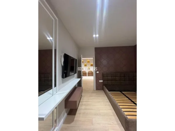 Tirane, jepet me qera apartament 3+1+Ballkon Kati 3, 160 m² 2.500 € (Rruga e Kosovarëve)