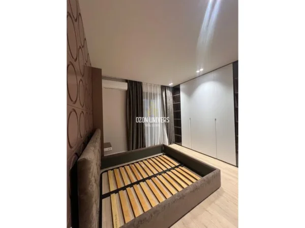 Tirane, jepet me qera apartament 3+1+Ballkon Kati 3, 160 m² 2.500 € (Rruga e Kosovarëve)