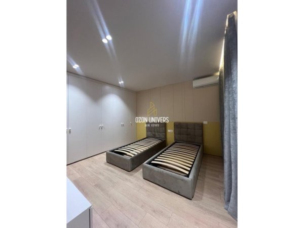 Tirane, jepet me qera apartament 3+1+Ballkon Kati 3, 160 m² 2.500 € (Rruga e Kosovarëve)