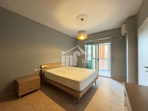 Tirane, jepet me qera apartament 1+1 Kati 7, 68 m² 580 € (TE SELVIA, PRANE QENDRES DHE PAZARIT TE RI)