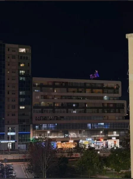 Tirane, jepet me qera apartament 1+1 Kati 5, 65 m² 730 € 