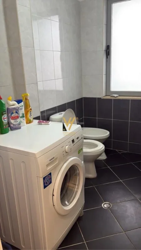 Tirane, jepet me qera apartament 1+1+Ballkon Kati 6, 60 m² 500 € (ASTIR)