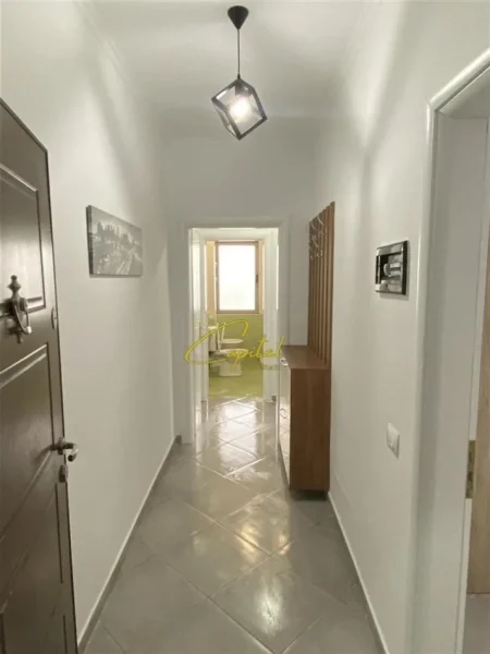 Tirane, jepet me qera apartament 1+1 Kati 5, 75 m² 400 € (ASTIR)