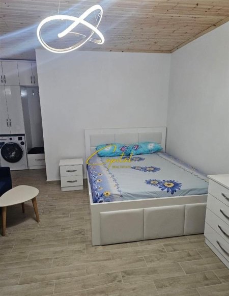 Tirane, jepet me qera garsonier 1+1 Kati 1, 30 m² 300 € (LAPRAKE)