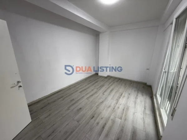 Tirane, jepet me qera zyre Kati 2, 600 € 