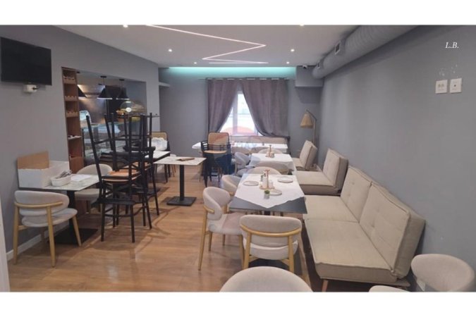 Tirane, jepet me qera lokal , 100 m² 1.500 € (Qendra Kristal, Tiranë)