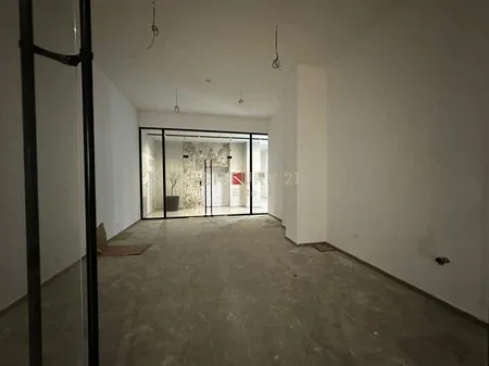 Tirane, shitet ambjent biznesi Kati 0, 68 m² 325.000 € (Garden Building)