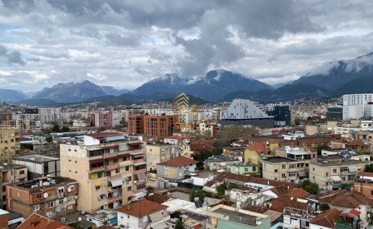 Tirane, shitet apartament 3+1+Ballkon Kati 8, 116 m² 261.000 € (Rruga Dibres)