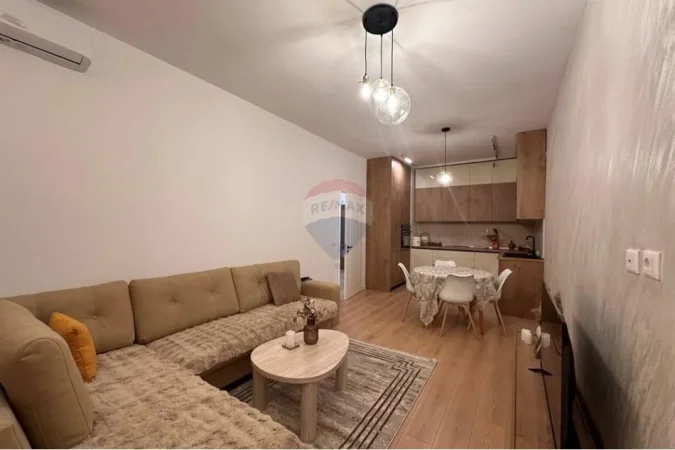 Tirane, jepet me qera apartament 2+1 , 102 m² 1.500 € (Rruga Bardhok Biba)