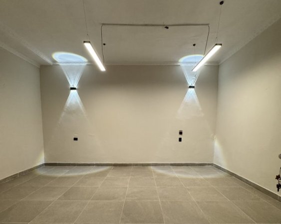 Tirane, jepet me qera ambjent biznesi Kati 0, 30 m² 400 € (rruga irfan tomini)