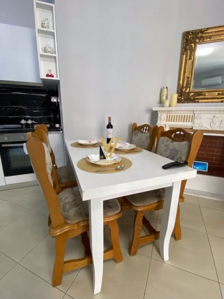 Tirane, jepet me qera apartament 1+1+Ballkon Kati 7, 70 m² 450 € (DON BOSKO)