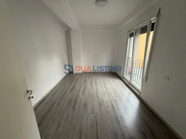 Tirane, jepet me qera zyre Kati 2, 75 m² 600 € (21 Dhjetori)