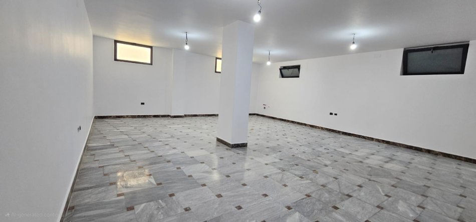 Tirane, jepet me qera ambjent biznesi , 201 m² 300.009 Lek (Rruga Sami Frashëri)